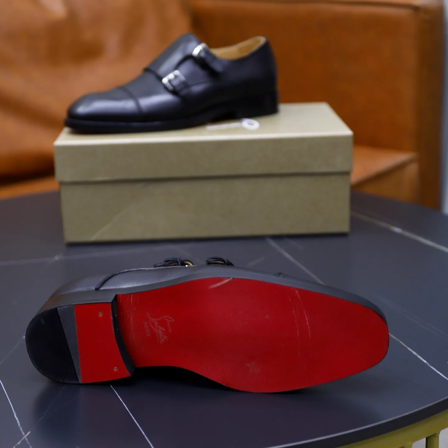 Ex-factory price: 620💰Christia*.Loubouti*🆑High-end men’s business formal leather shoes | Classic red sole shoes | Original imported first-layer cowhide | Water-dyed cowhide lining | Italian imported red rubber outsole | High-end luxury | Perfect interpretation of fashion, sunshine, style, suitable for various occasions Size: 39-44 (38.45 custom-made)